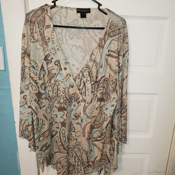 Shirt - Picture 1 of 3